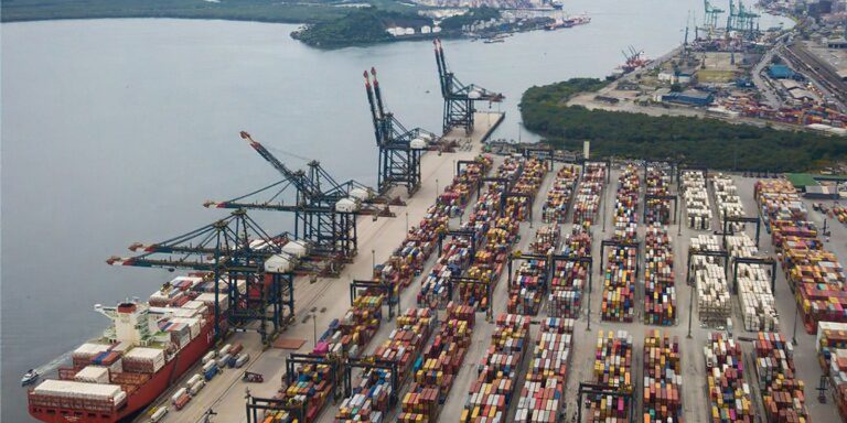 BNDES aprova R$ 1,6 bilhão para afetados pelo tarifaço dos EUA bndes-aprova-r$-1,6-bilhao-para-afetados-pelo-tarifaco-dos-eua
