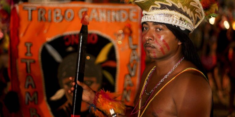 Caboclinhos e indígenas celebram tradição ancestral no Recife caboclinhos e-indigenas-celebram-tradicao-ancestral-no-recife