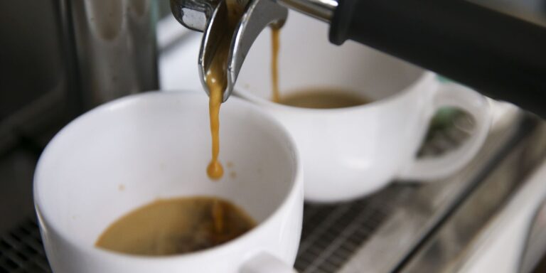 Preços altos derrubam consumo de café no Brasil em 2025 precos-altos-derrubam-consumo-de-cafe-no-brasil-em-2025