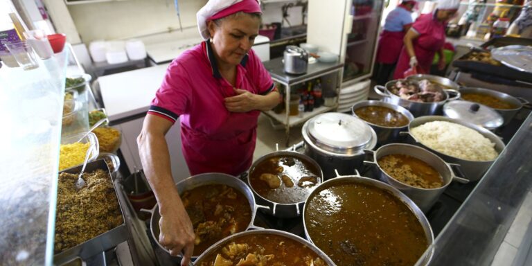 cresce-contratacao-de-pessoas-50+-no-comercio-e-nos-servicos-em-sp