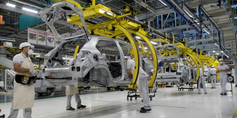 producao-industrial-fica-estavel-em-novembro-de-2025,-diz-ibge