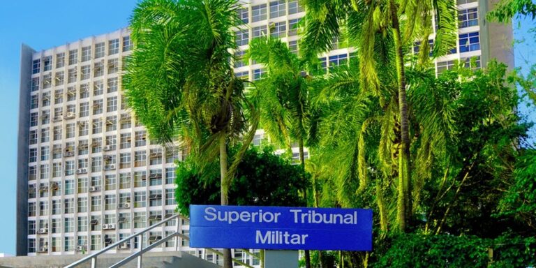 declaracao-de-indignidade:-bolsonaro-pode-perder-patente-militar