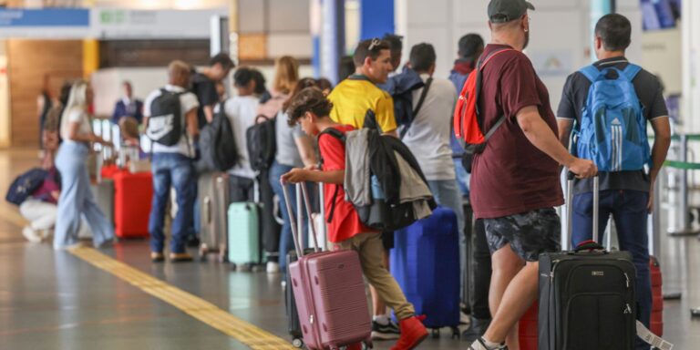 aeroportos-da-infraero-devem-receber-120-mil-passageiros-no-carnaval