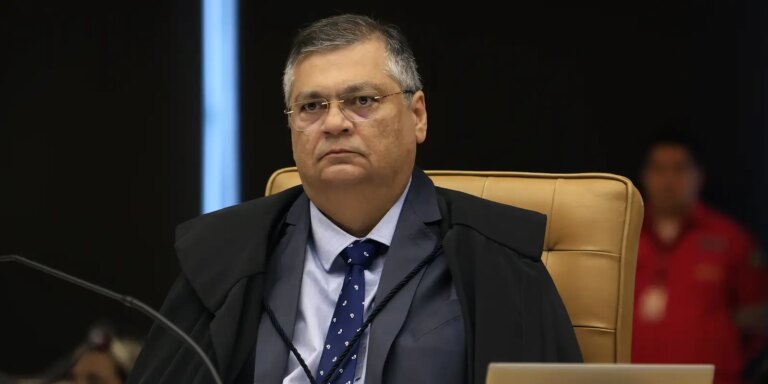 Dino proíbe novas leis que garantam “penduricalhos” acima do teto dino-proibe-novas-leis-que-garantam-“penduricalhos”-acima-do-teto