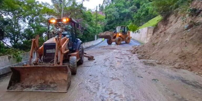 Litoral de SP segue em alerta após fortes chuvas do fim de semana litoral-de-sp-segue-em-alerta-apos-fortes-chuvas-do-fim-de-semana