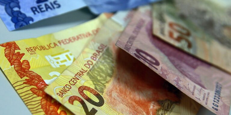 Dívida Pública fica praticamente estável, mas supera R$ 8,6 trilhões divida-publica-fica-praticamente-estavel,-mas-supera-r$-8,6-trilhoes