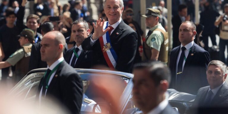 Kast assina decretos para criar muros anti-imigração no Chile kast-assina-decretos-para-criar-muros-anti-imigracao-no-chile