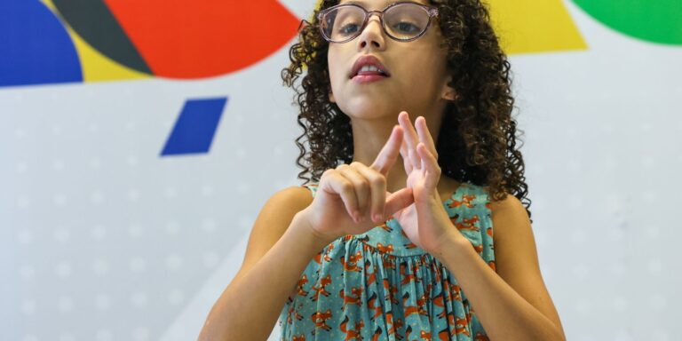Paraíba sanciona lei que obriga tradução em Libras em cursos online paraiba-sanciona-lei-que-obriga-traducao-em-libras-em-cursos-online