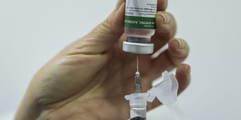 vacinacao-contra-a-gripe-comeca-no-df