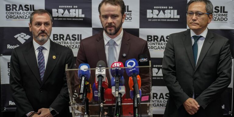 Brasil e EUA anunciam acordo de combate ao tráfico de armas e drogas brasil-e-eua-anunciam-acordo-de-combate-ao-trafico-de-armas-e-drogas
