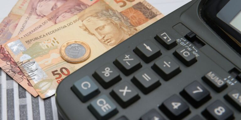 rendimento-dos-mais-ricos-e-13,8-vezes-maior-que-o-dos-mais-pobres