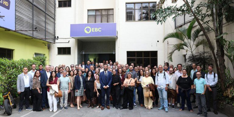 simposio-discute-os-novos-rumos-do-radio-no-brasil