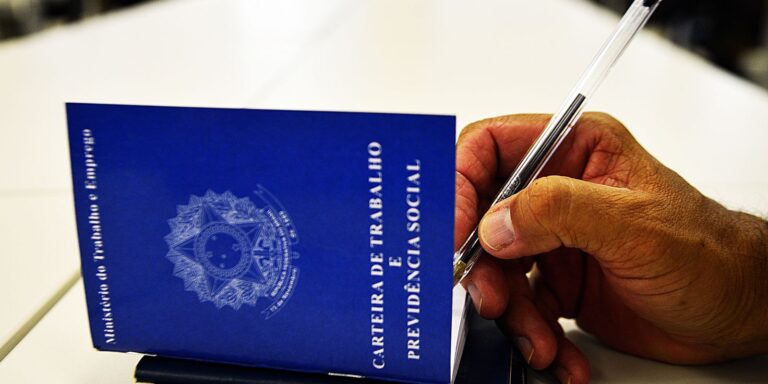 Taxa de desemprego ficou em 5,8% no trimestre encerrado em abril taxa-de-desemprego-ficou-em-5,8%-no-trimestre-encerrado-em-abril