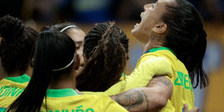 em-virada-relampago,-selecao-brasileira-feminina-vence-estados-unidos