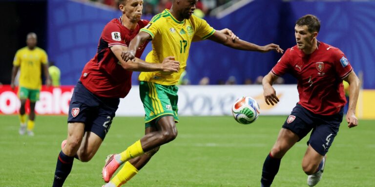 África do Sul sofre gol aos 6 min, reage e empata com República Tcheca africa-do-sul-sofre-gol-aos-6-min,-reage-e-empata-com-republica-tcheca