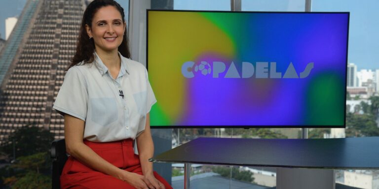 viva-maria-entra-em-campo-para-animar-a-torcida-verde-e-amarela