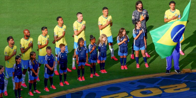 NY Times elege o hino do Brasil o mais bonito entre os países da Copa ny-times-elege-o-hino-do-brasil-o-mais-bonito-entre-os-paises-da-copa