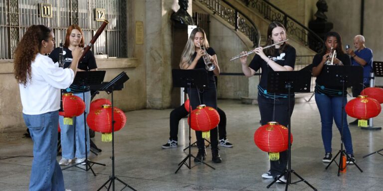 Orquestra juvenil feminina do Rio leva música brasileira para a China orquestra-juvenil-feminina-do-rio-leva-musica-brasileira-para-a-china