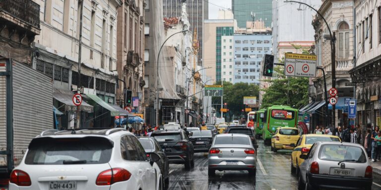 RJ: Maioria dos veículos roubados está em áreas controladas pelo crime rj:-maioria-dos-veiculos-roubados-esta-em-areas-controladas-pelo-crime