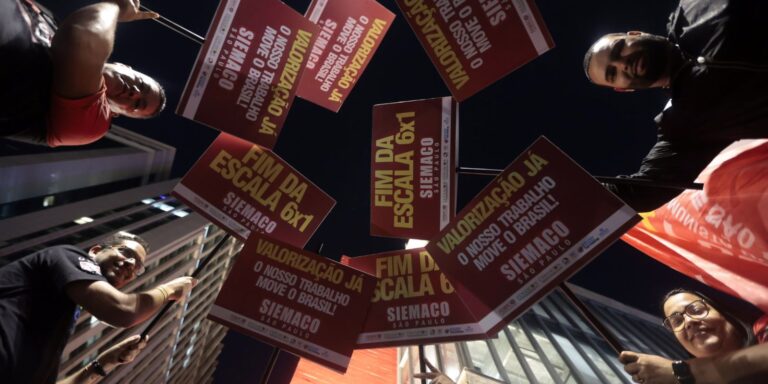 protesto-pelo-fim-da-escala-6×1-reune-milhares-de-pessoas-em-sao-paulo