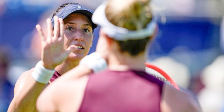 luisa-stefani-avanca-as-oitavas-de-final-nas-duplas-em-wimbledon