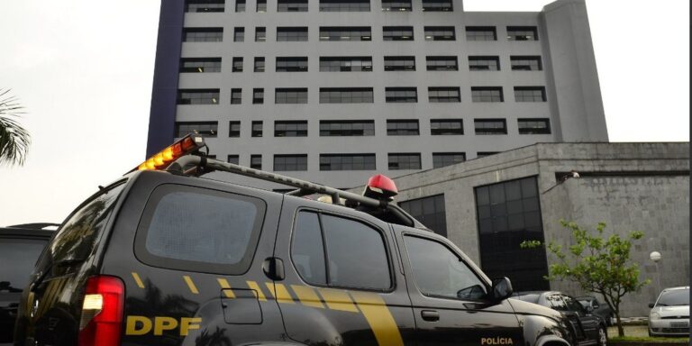 PF tem 10 dias para ouvir Flávio em caso de calúnia contra Lula pf-tem-10-dias-para-ouvir-flavio-em-caso-de-calunia-contra-lula