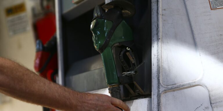 aliquota-de-exportacao-de-petroleo-bruto-sera-mantida-por-mais-60-dias