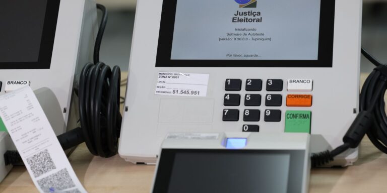 Justiça Eleitoral afasta servidores com parentes candidatos justica-eleitoral-afasta-servidores-com-parentes-candidatos