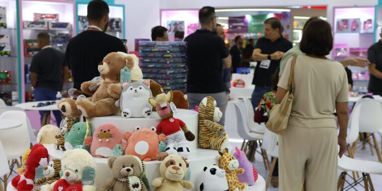 brinquedos-com-ia-podem-colocar-criancas-em-risco,-alerta-governo