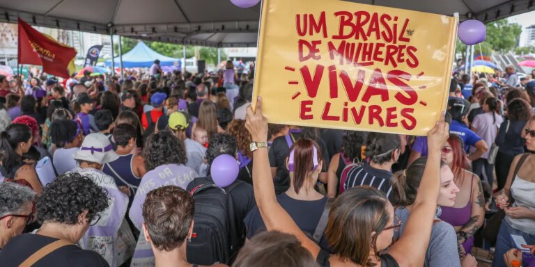 Mais da metade das brasileiras já sofreu algum tipo de violência mais-da-metade-das-brasileiras-ja-sofreu-algum-tipo-de-violencia