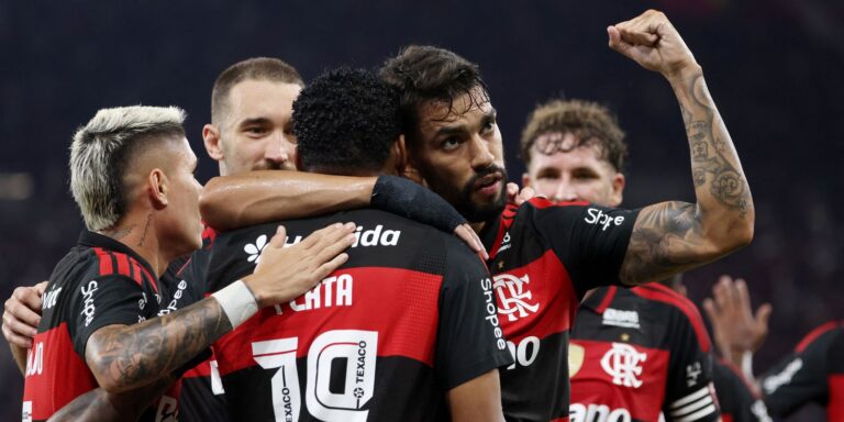 Flamengo vence, aproveita tropeço do Palmeiras e se aproxima do líder flamengo-vence,-aproveita-tropeco-do-palmeiras-e-se-aproxima-do-lider