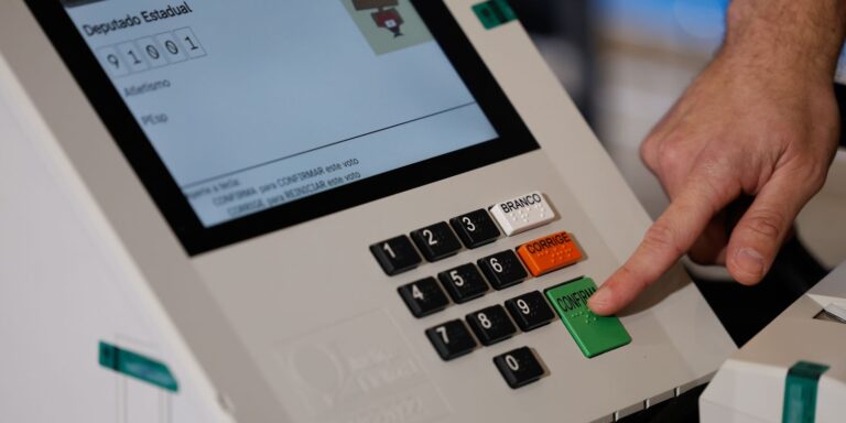 prazo-para-eleitor-pedir-voto-em-transito-termina-nesta-quinta-feira