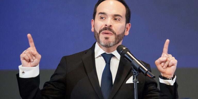 governo-espriella-encerra-jornalismo-da-midia-publica-da-colombia