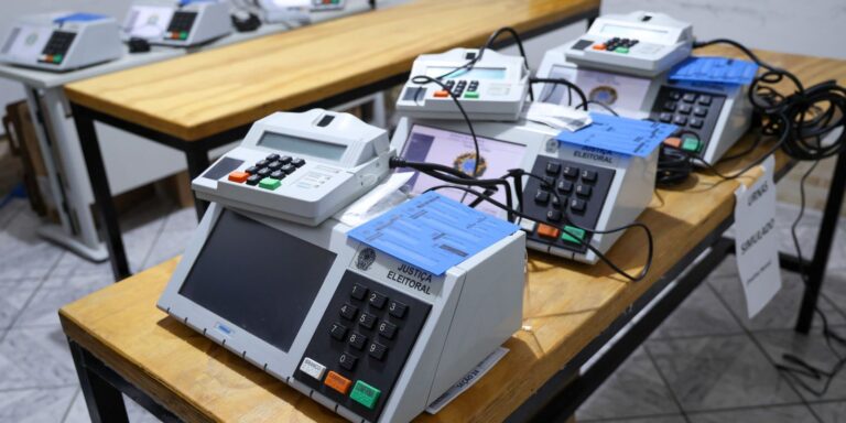 TRE antecipa envio de urnas eletrônicas devido à estiagem no Amazonas tre-antecipa-envio-de-urnas-eletronicas-devido-a-estiagem-no-amazonas
