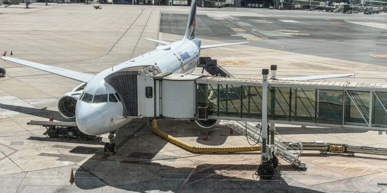 anvisa-atualiza-regras-de-seguranca-sanitaria-para-avioes-e-aeroportos