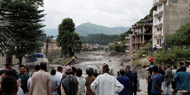 numero-de-mortes-confirmadas-em-enchentes-no-nepal-passa-de-350