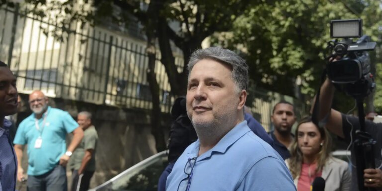 TRE-RJ proíbe Garotinho de ir a debate e ter propaganda eleitoral tre-rj-proibe-garotinho-de-ir-a-debate-e-ter-propaganda-eleitoral