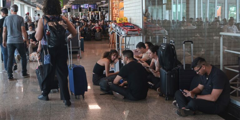 Viajantes aproveitam feriadão e movimentam estradas e aeroportos viajantes-aproveitam-feriadao-e-movimentam-estradas-e-aeroportos