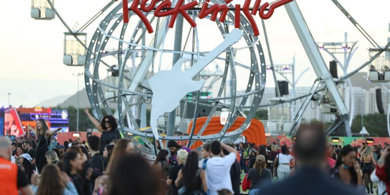 Vacinação contra sarampo é reforçada durante Rock in Rio vacinacao-contra-sarampo-e-reforcada-durante-rock-in-rio