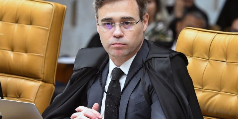 mendonca-homologa-delacao-sobre-repasses-a-filme-acerca-de-bolsonaro