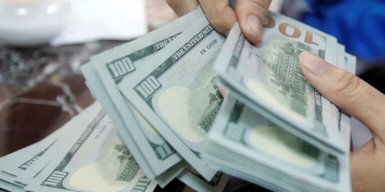 Dólar sobe e fecha perto de R$ 5,15 com aversão a risco dolar-sobe-e-fecha-perto-de-r$-5,15-com-aversao-a-risco