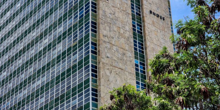 Parceria prevê R$ 5,5 bilhões para descarbonizar indústria brasileira parceria-preve-r$-5,5-bilhoes-para-descarbonizar-industria-brasileira