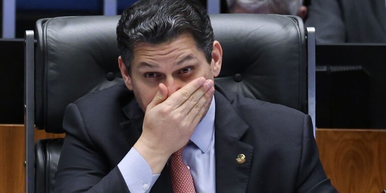 Davi Alcolumbre tem 10 dias para se manifestar sobre visitas ao Senado davi-alcolumbre-tem-10-dias-para-se-manifestar-sobre-visitas-ao-senado
