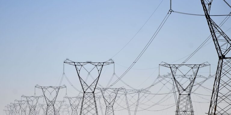 distribuidoras-se-preparam-para-garantir-energia-no-dia-da-eleicao