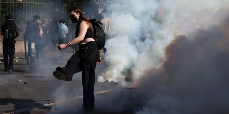 Estudantes franceses voltam a protestar por melhorias na educação estudantes-franceses-voltam-a-protestar-por-melhorias-na-educacao