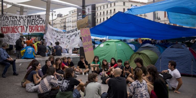 sem-por-fim-a-crise-habitacional,-espanha-antecipa-eleicoes-gerais