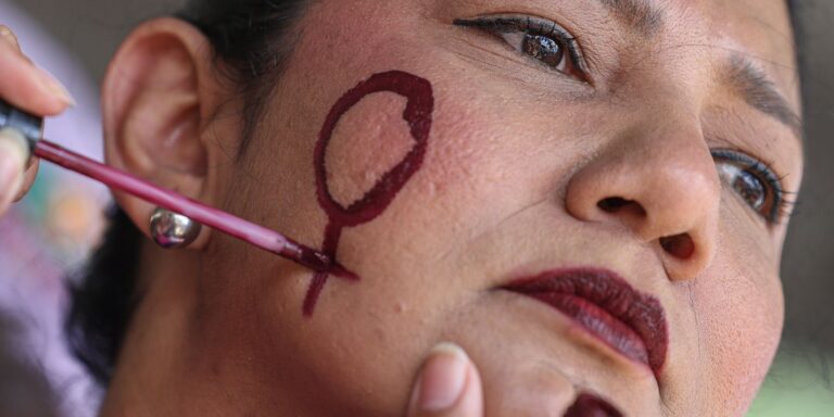Aumentam agressões políticas em mês de luta contra violência à mulher aumentam-agressoes-politicas-em-mes-de-luta-contra-violencia-a-mulher